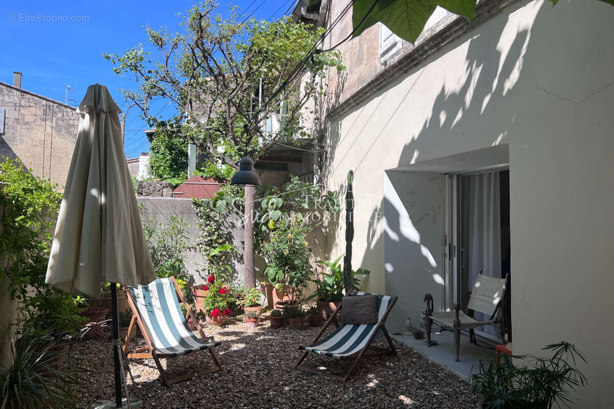 Maison à FONTVIEILLE