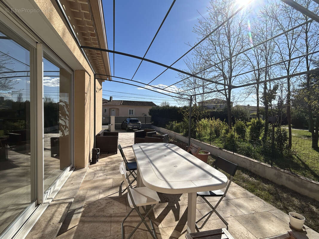 Maison à SAINT-QUENTIN-LA-POTERIE