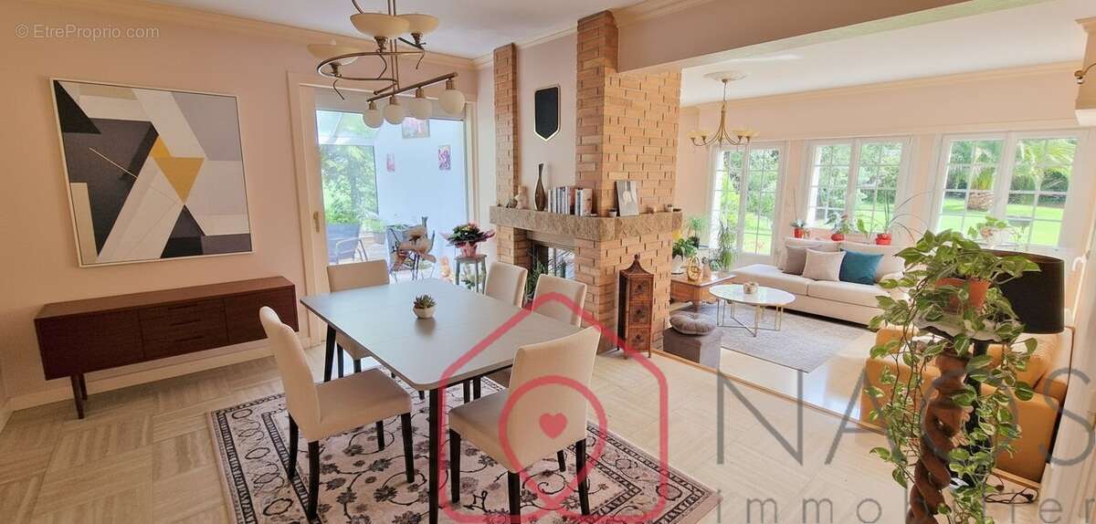Concarneau  Demeure de style breton de 260 m² utiles sur un terrain clos de 6500m2 - photo 7
