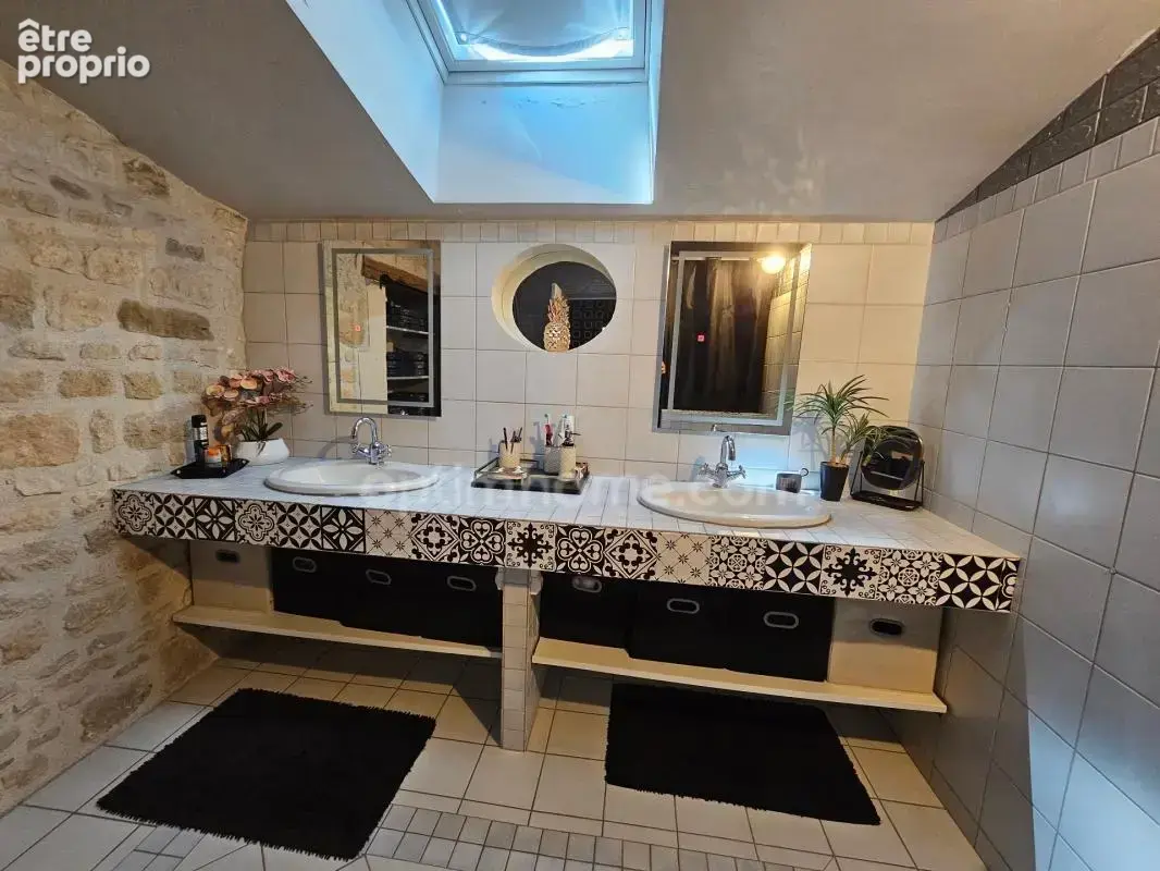 Maison de caractère rénovée (264 m²) – 5 Chambres et bureaux Charme, volumes et confort HIERSAC (16) - photo 8