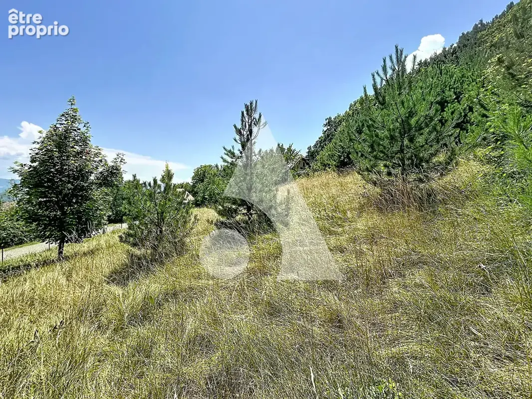 Terrain constructible de1455 m2 à La Freissinouse - photo 6
