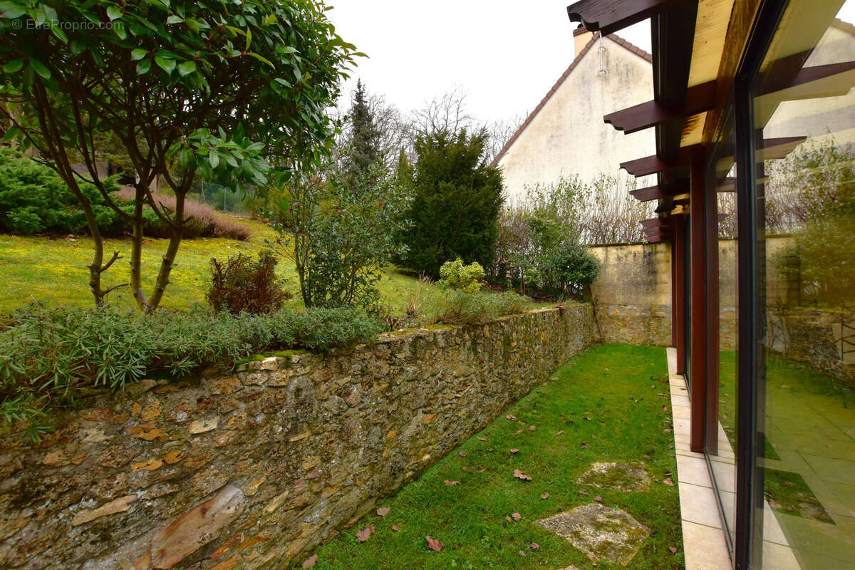 Maison à LES ESSARTS-LE-ROI