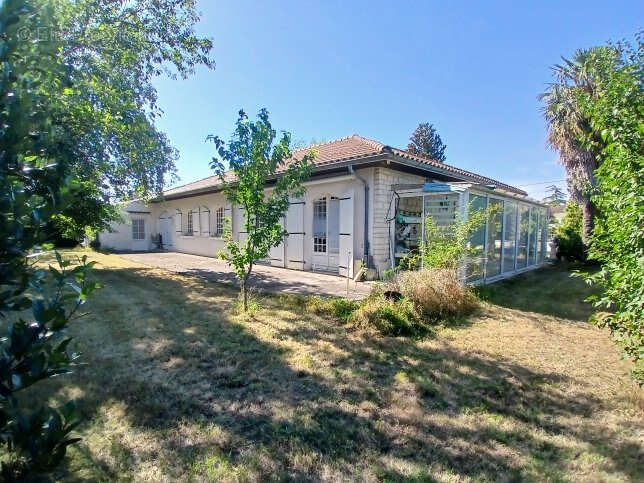 Maison en pierre plein pied, proche des commodités et de la - photo 2