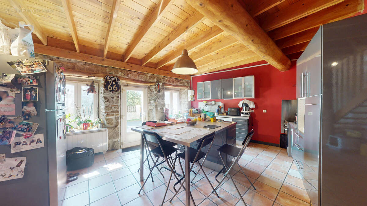 Maison à BAS-EN-BASSET