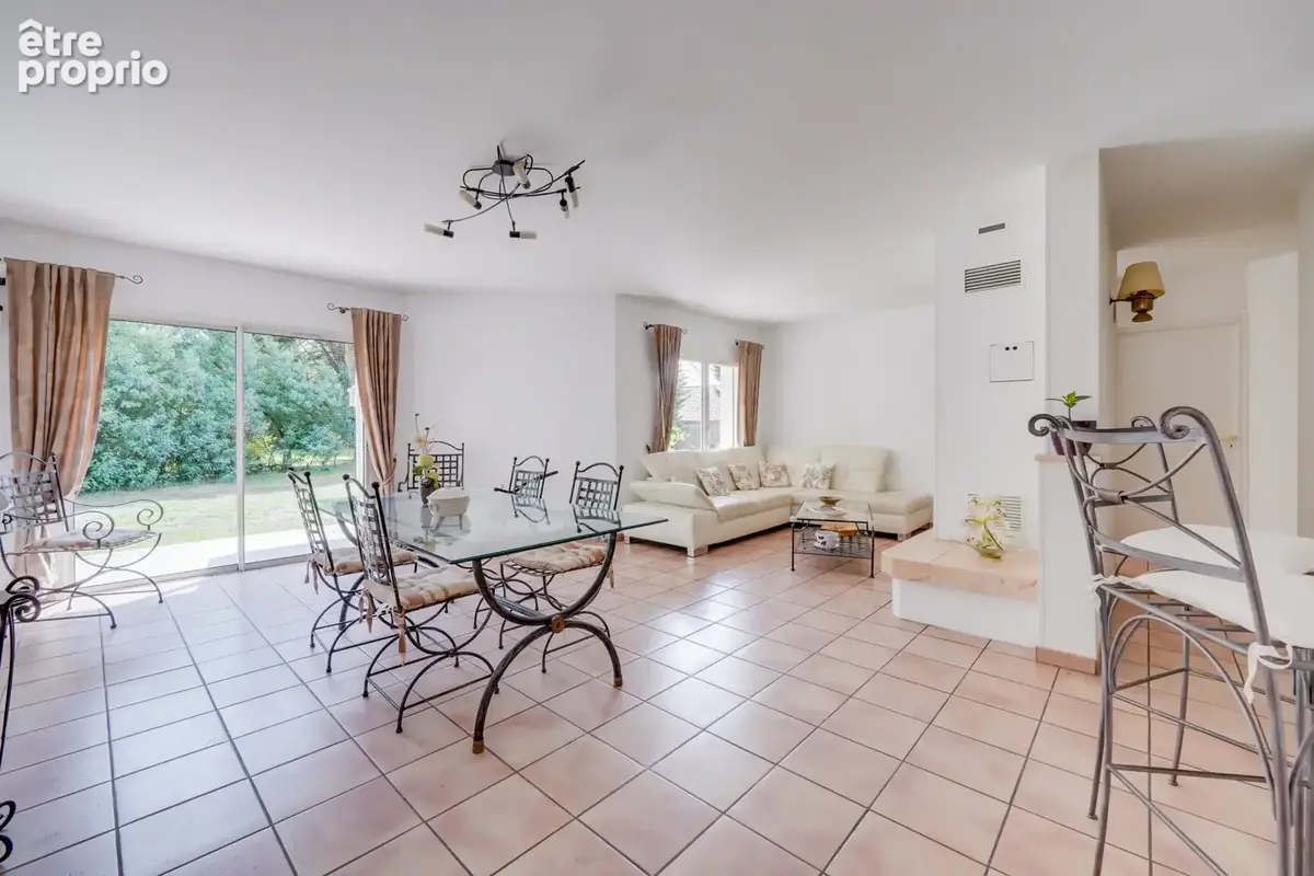 Maison 7 pièces de 145m2 sur parcelle de 1568m2 - photo 2