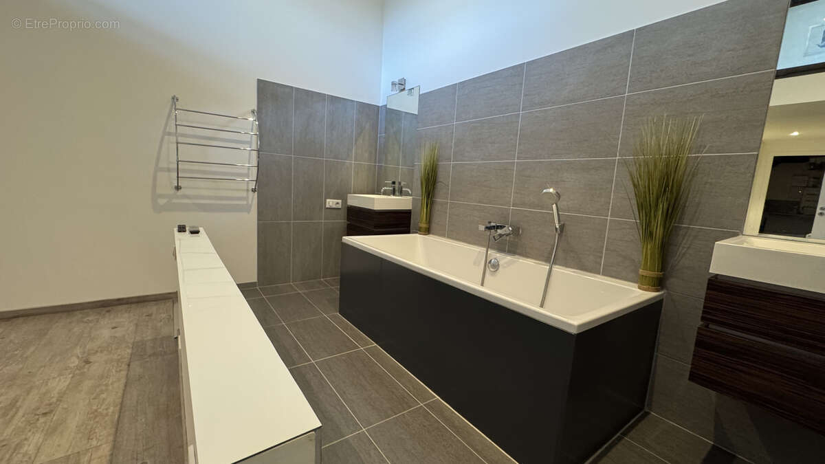 Appartement à AIX-LES-BAINS