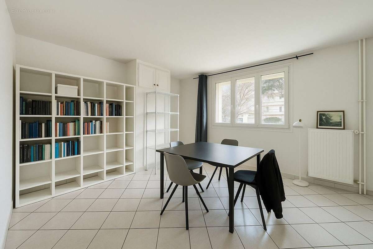 Appartement à LES CLAYES-SOUS-BOIS