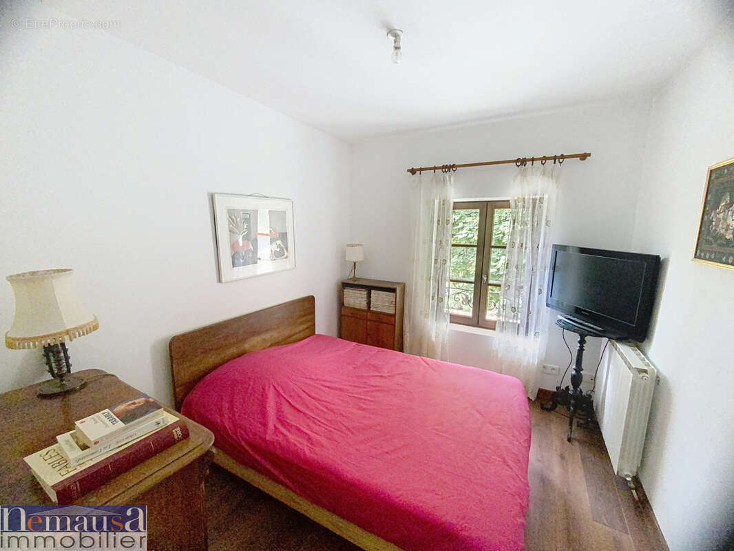 Maison à SAINT-LAURENT-DES-ARBRES