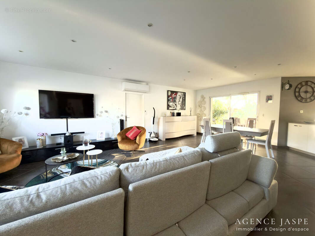 Maison à SAINT-CYPRIEN