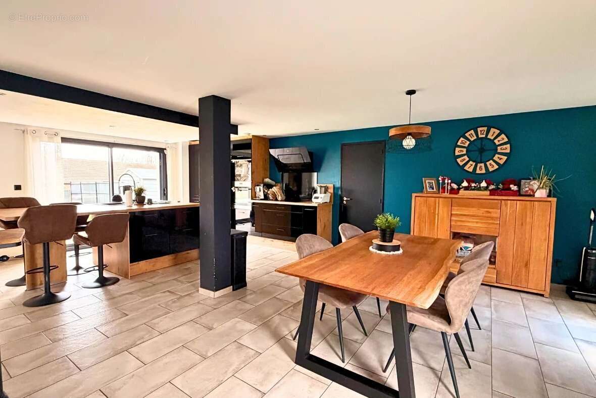 Maison à AUBERCHICOURT