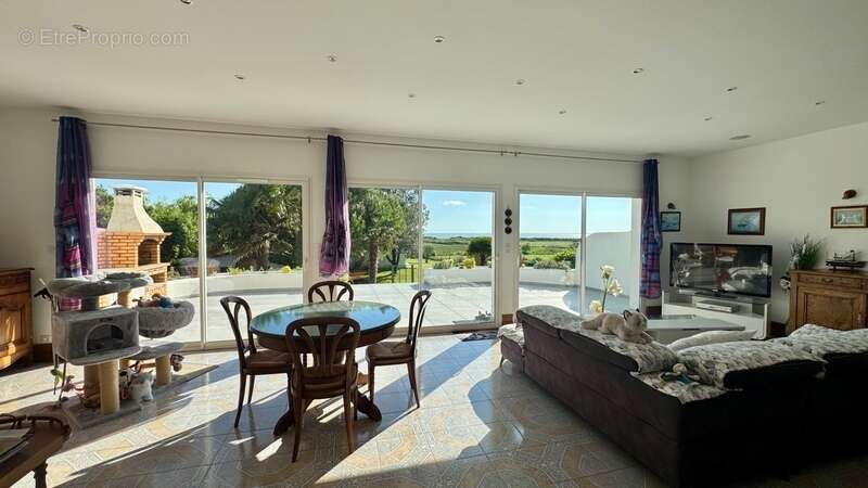 Maison à PORT-DES-BARQUES