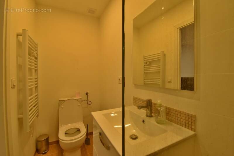 Appartement à VOLONNE