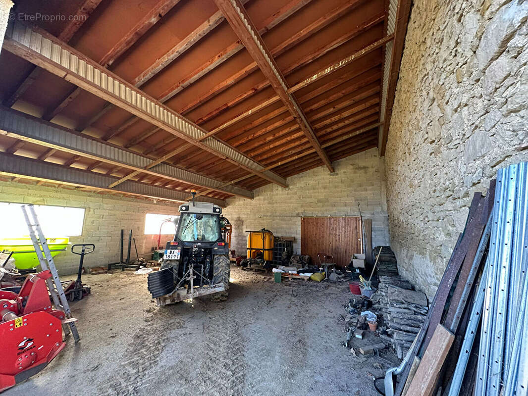 Maison à AJAC