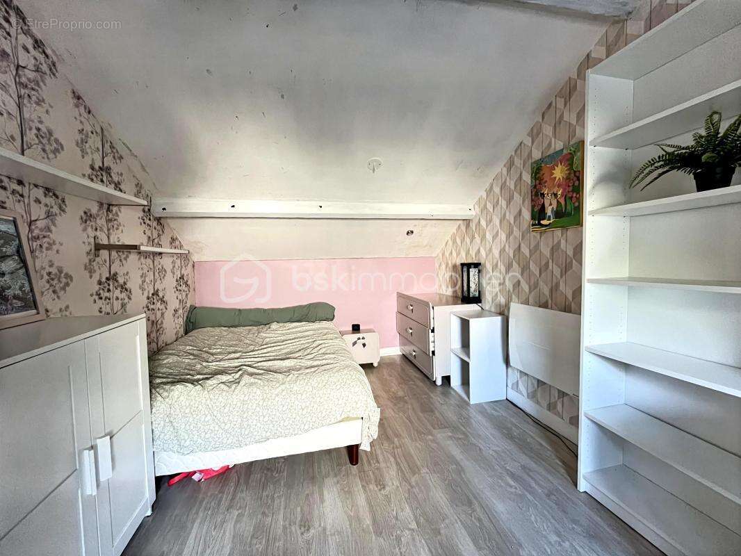 Maison familiale 108 m² – 3 chambres + bureau – Jardin – 2 garages - photo 15