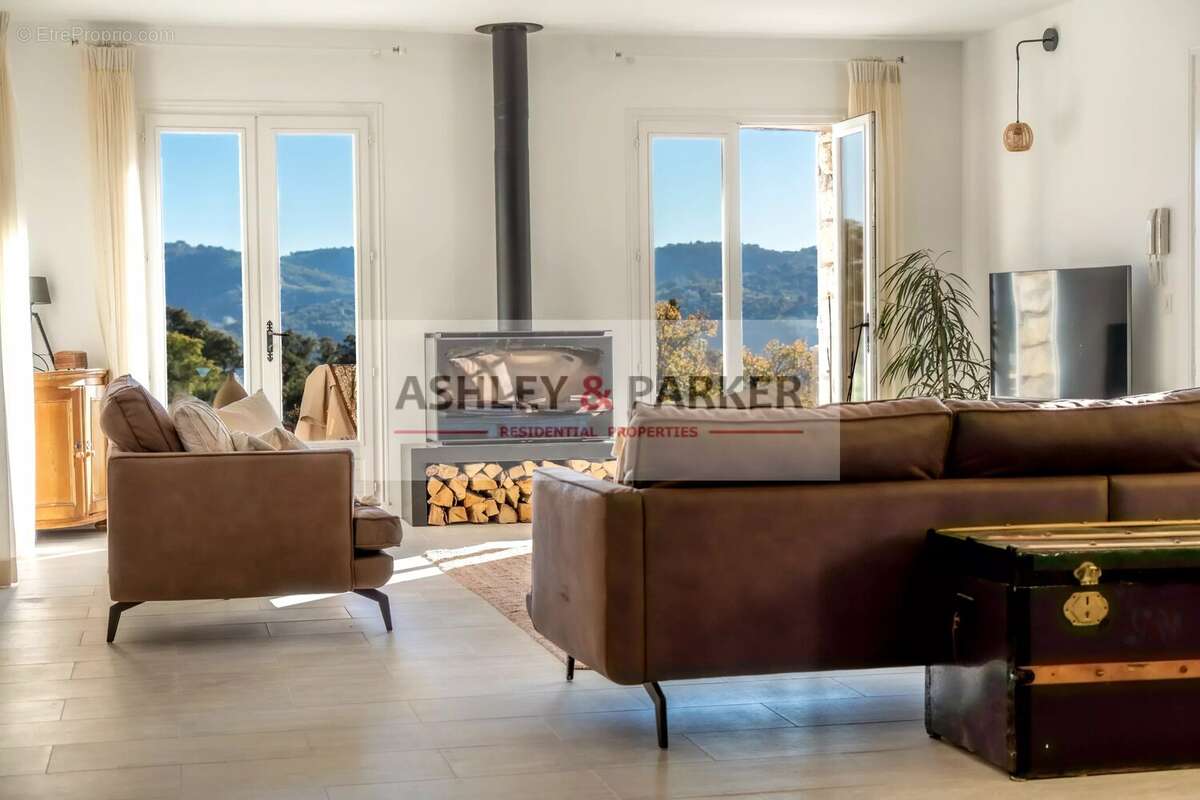 Maison à PEYMEINADE