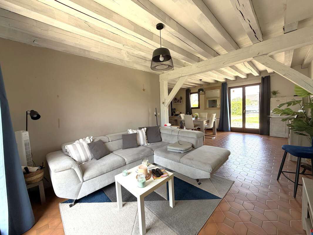 Maison à HOUDAN