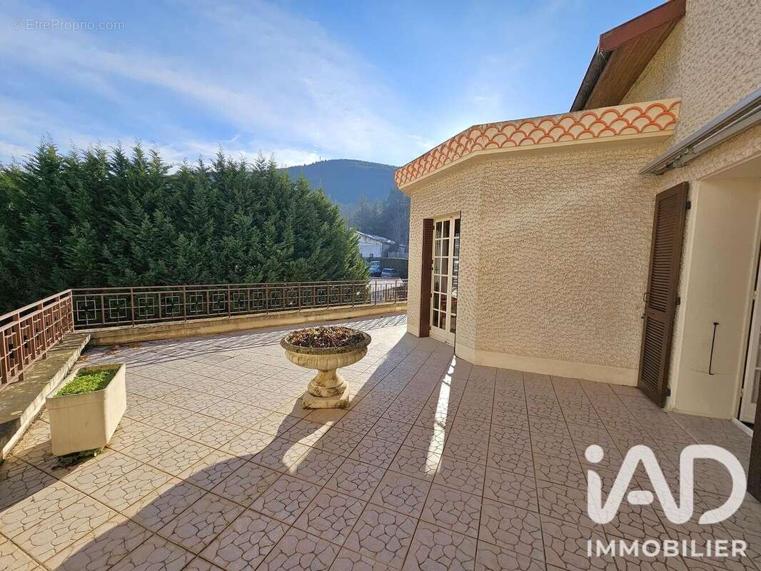 Maison 164 m² à Satillieu  - photo 5