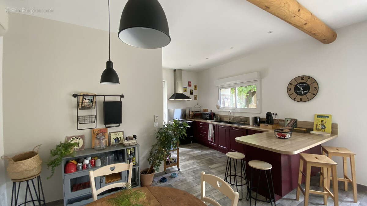 Maison à MORIERES-LES-AVIGNON