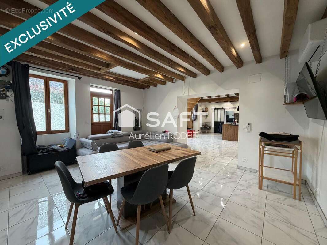 Maison 180 m² à Ambrault  - photo 2