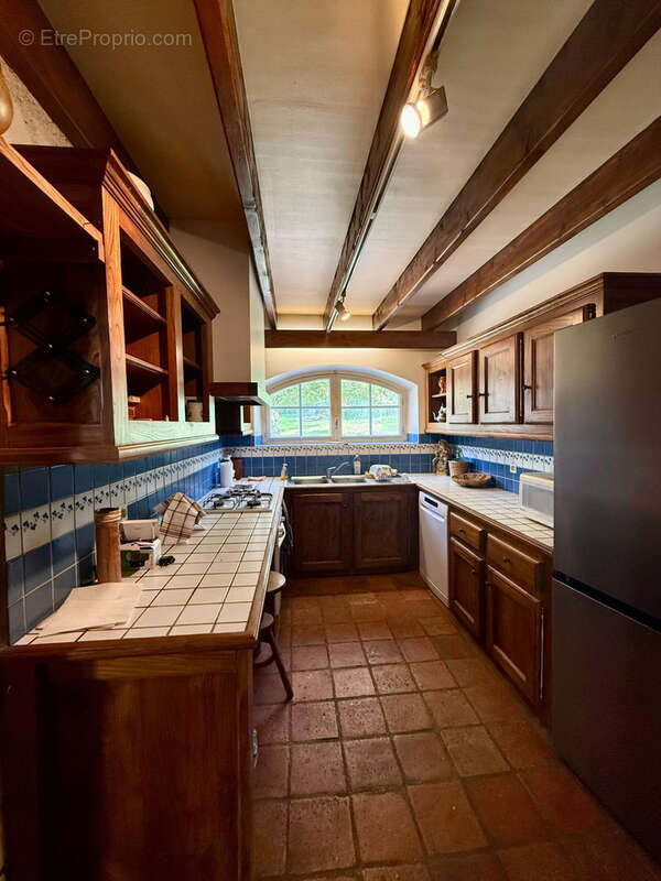 Maison à SAINT-MARTIN-DE-BEAUVILLE