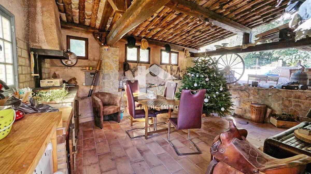 Maison à TOURRETTES-SUR-LOUP