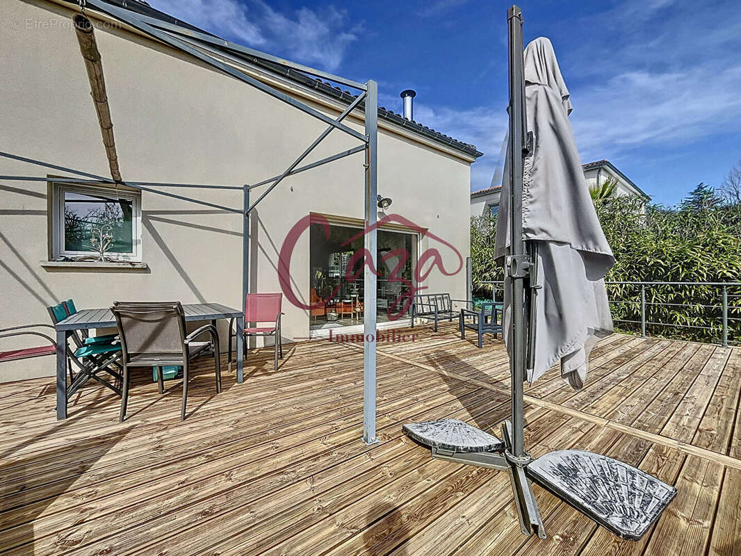 Maison à CAMBLANES-ET-MEYNAC