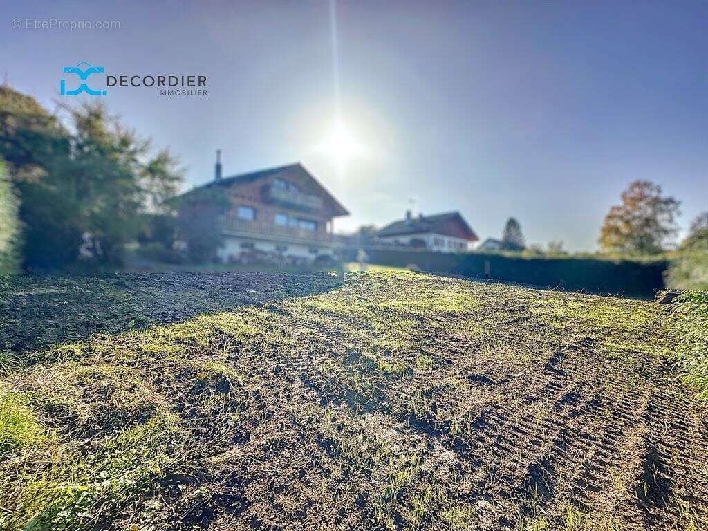 Terrain à MAXILLY-SUR-LEMAN