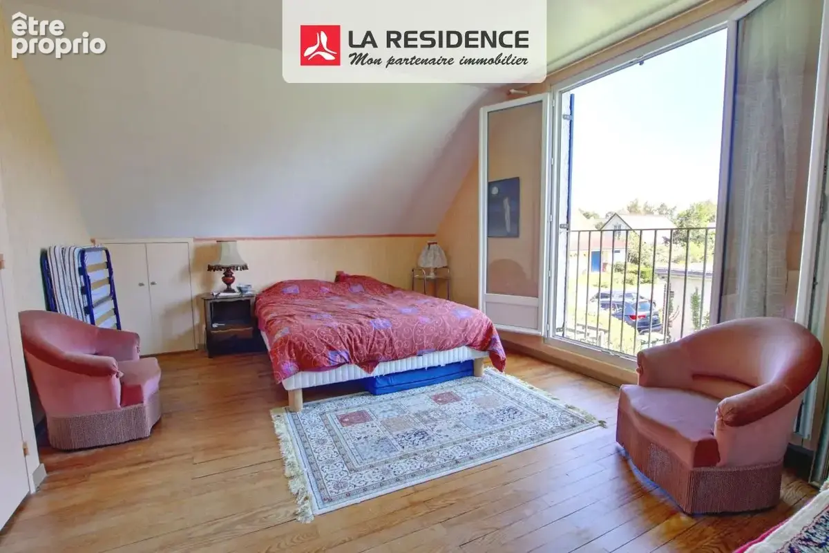 Maison 132 m² à Le Mesnil-Saint-Denis  - photo 7