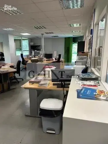 À vendre Entrepôt & bureaux 3100m²- TRAPPES - photo 6