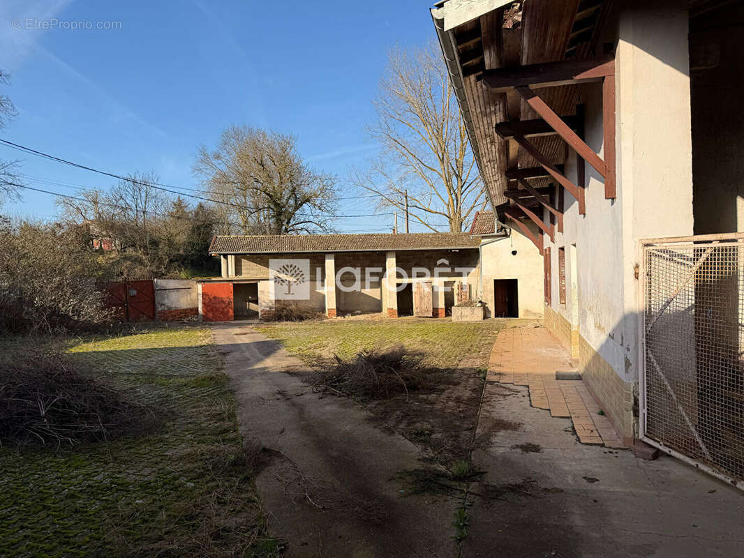 Maison à SAINT-ETIENNE-SUR-CHALARONNE