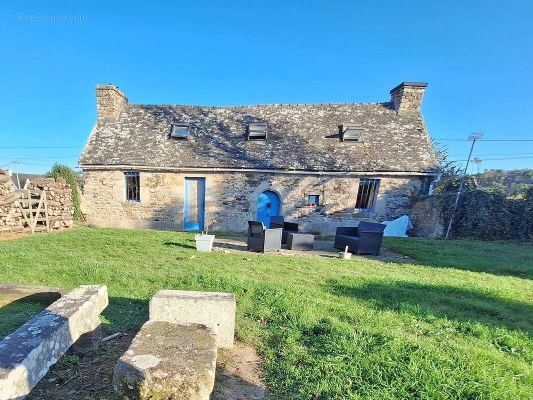 Maison à PLOUEGAT-GUERAND