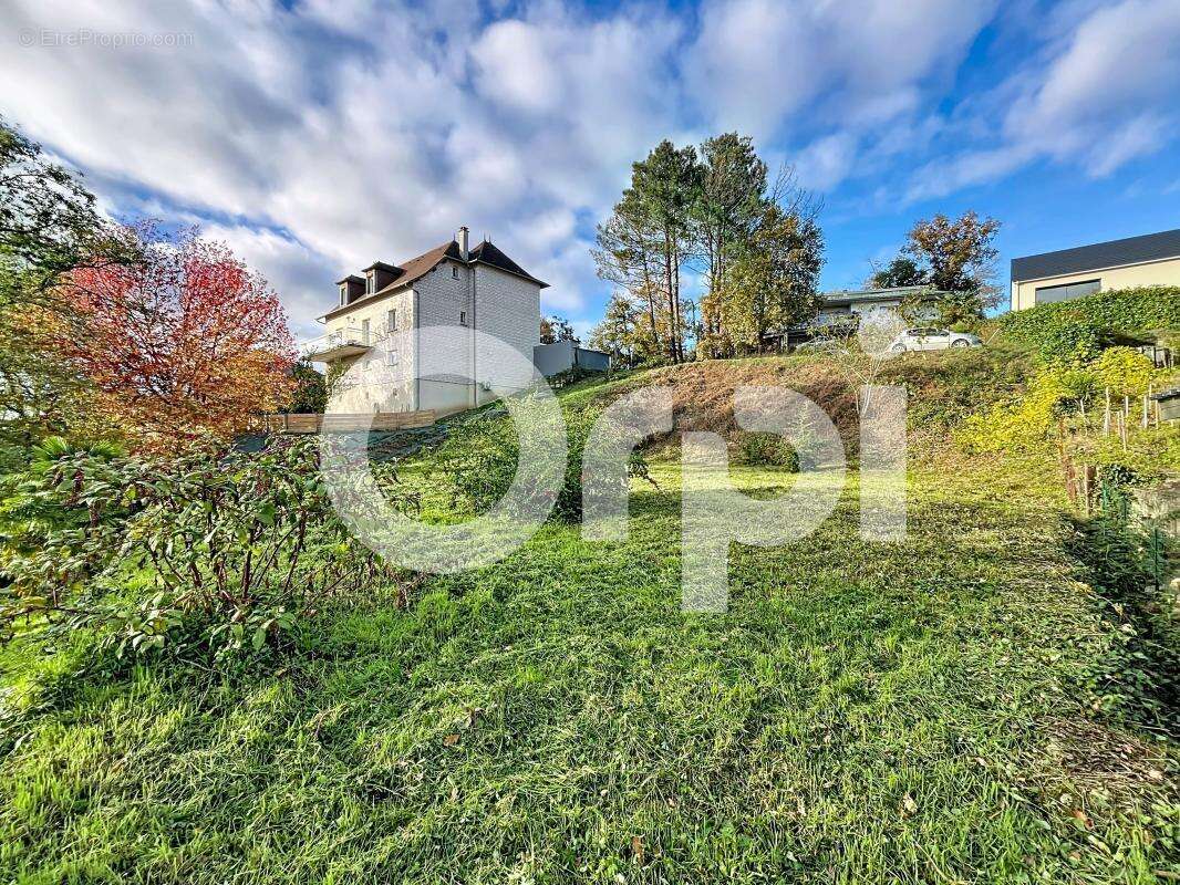Terrain à MALEMORT-SUR-CORREZE