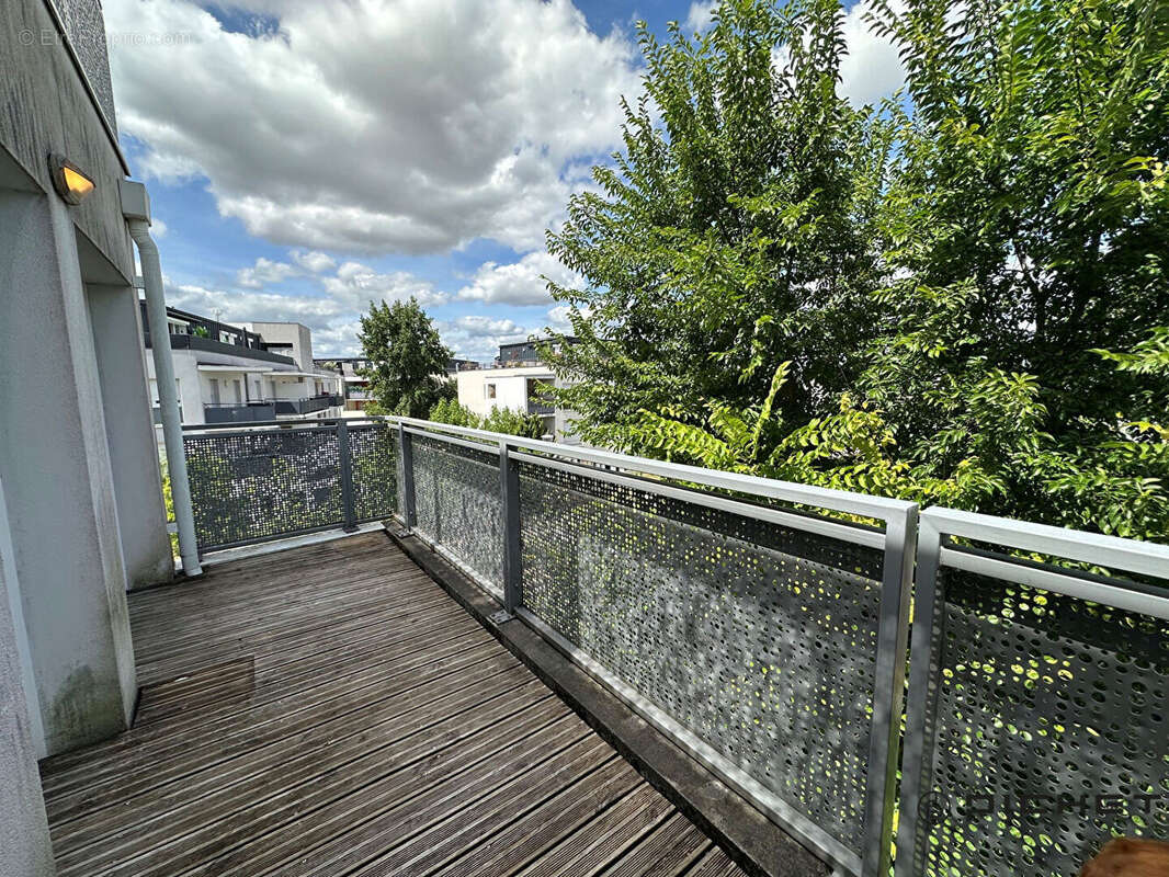 Villenave d'Ornon T2  avec terrasse et parking couvert PRIVATIF - photo 2