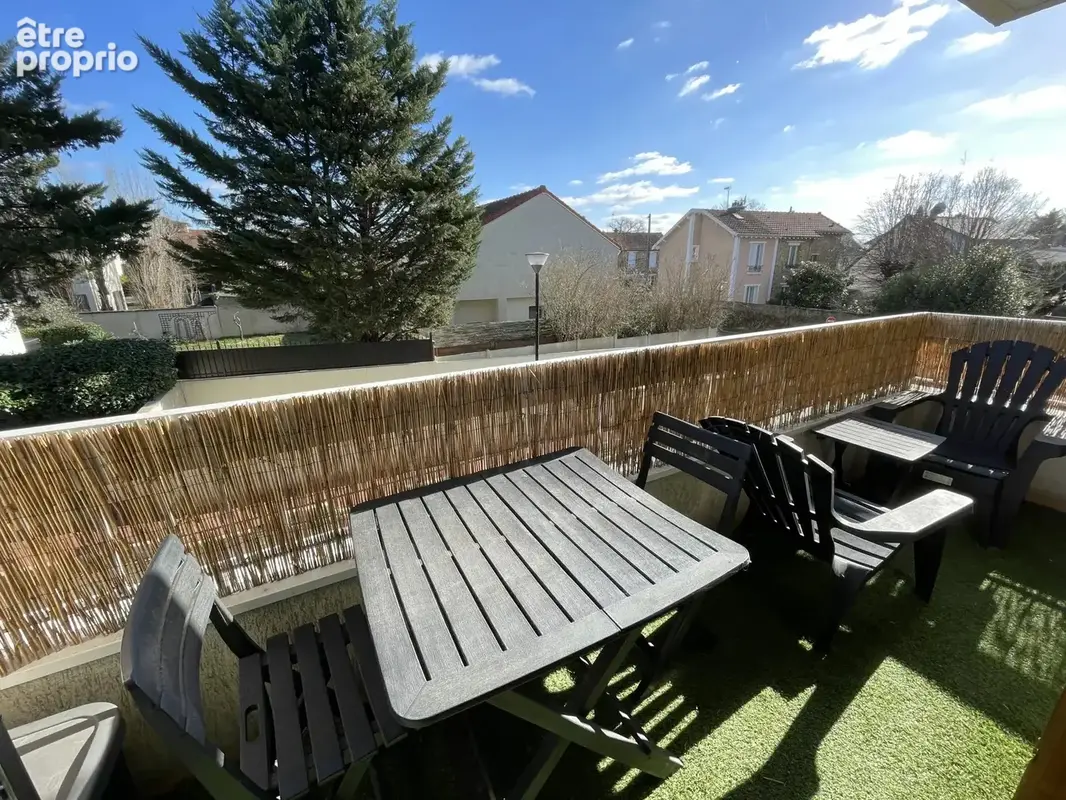 2 pièces avec balcon proche RER - photo 2