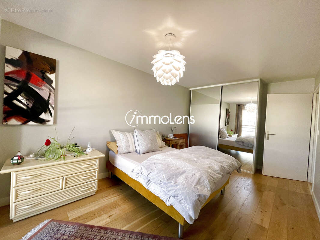 LENS Appartement T4 145m2 standing - terrasse - garage - photo 21