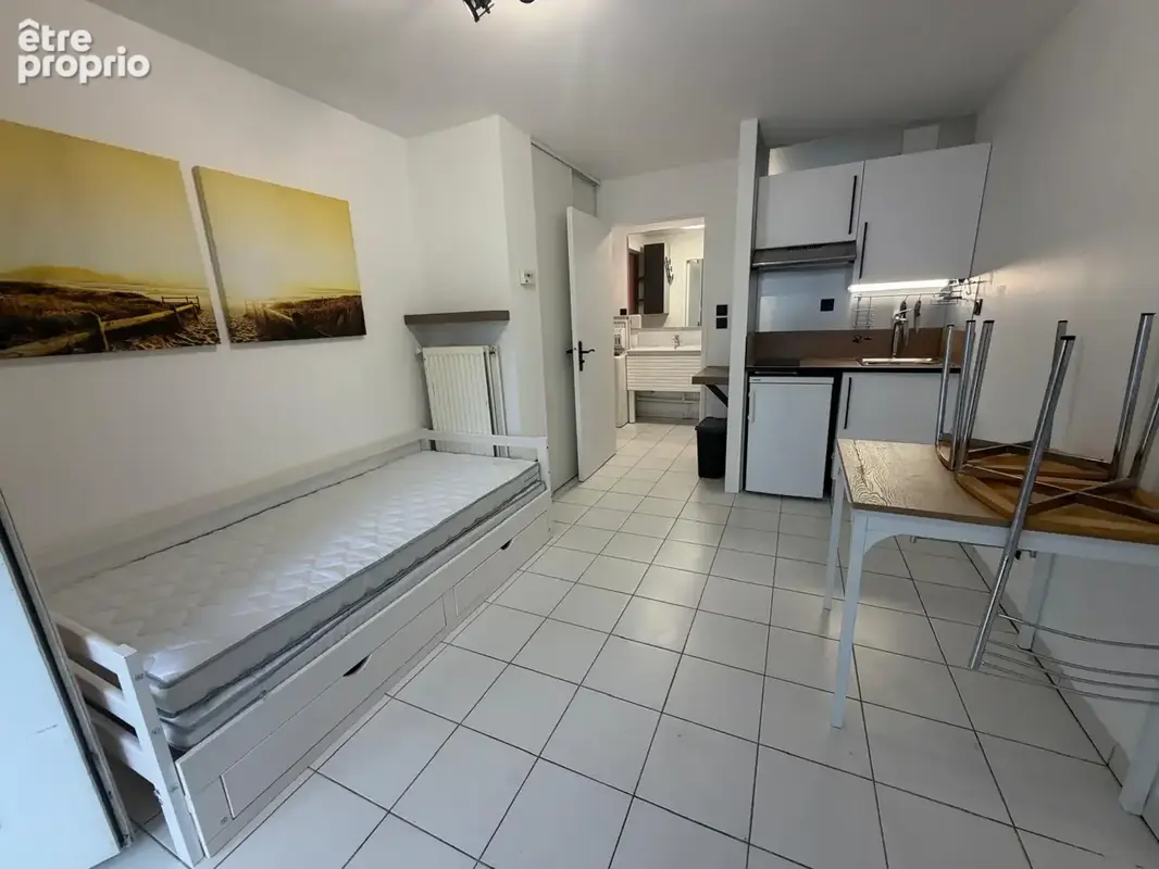 Angers place ney studio libre pour investir ou y vivre - photo 3