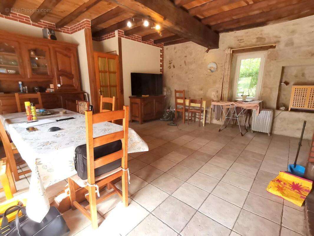 Maison à MONBAHUS