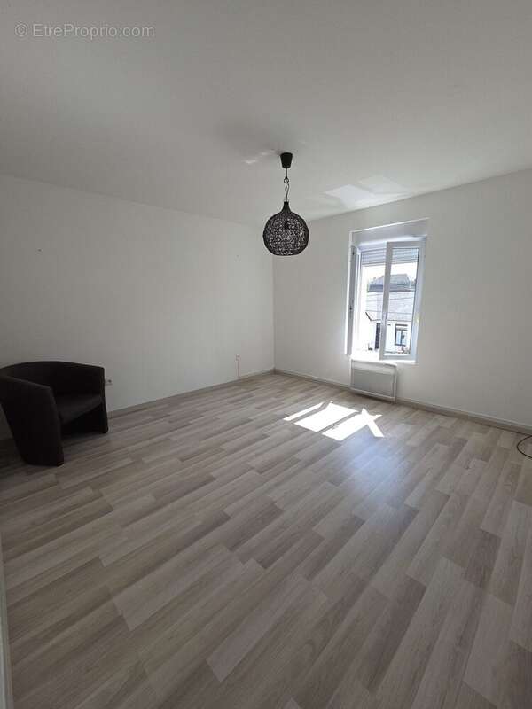 Maison à AULNOYE-AYMERIES