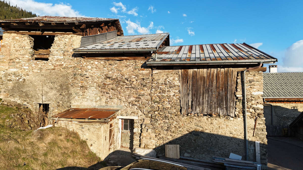 Maison à FEISSONS-SUR-SALINS