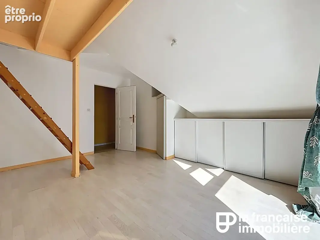 A VENDRE - CHAVAGNE - Maison indépendante 7 pièces - garage double - photo 8