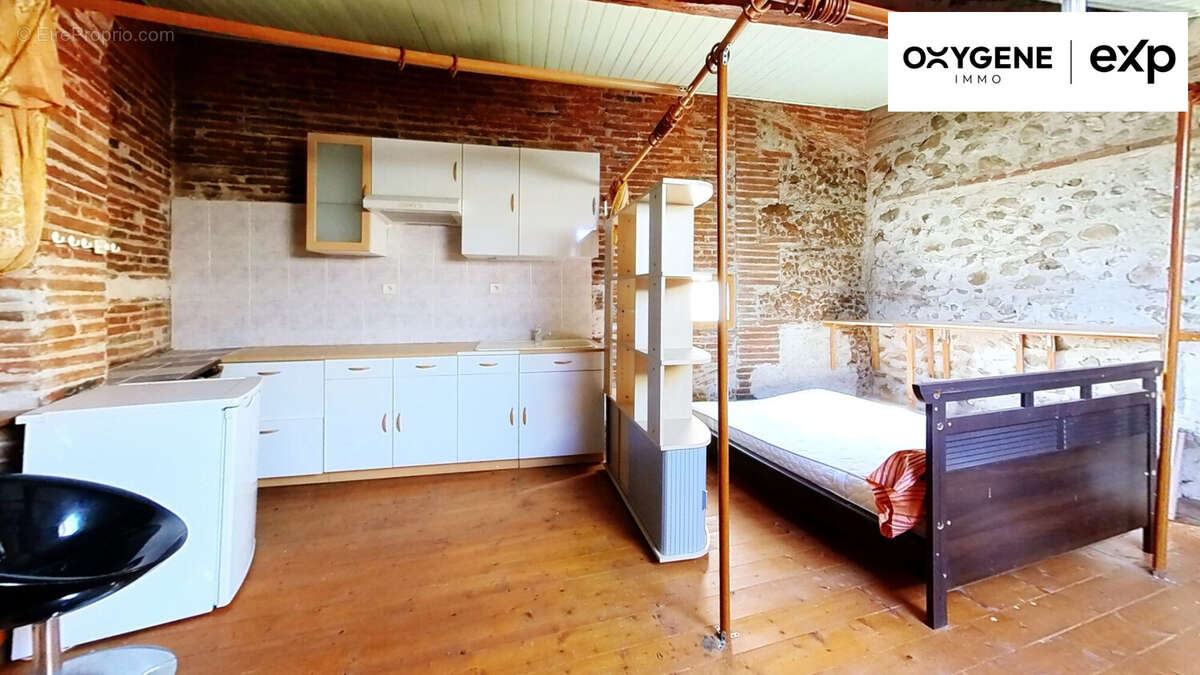 Maison 110 m² à Saint-Esteve  - photo 8