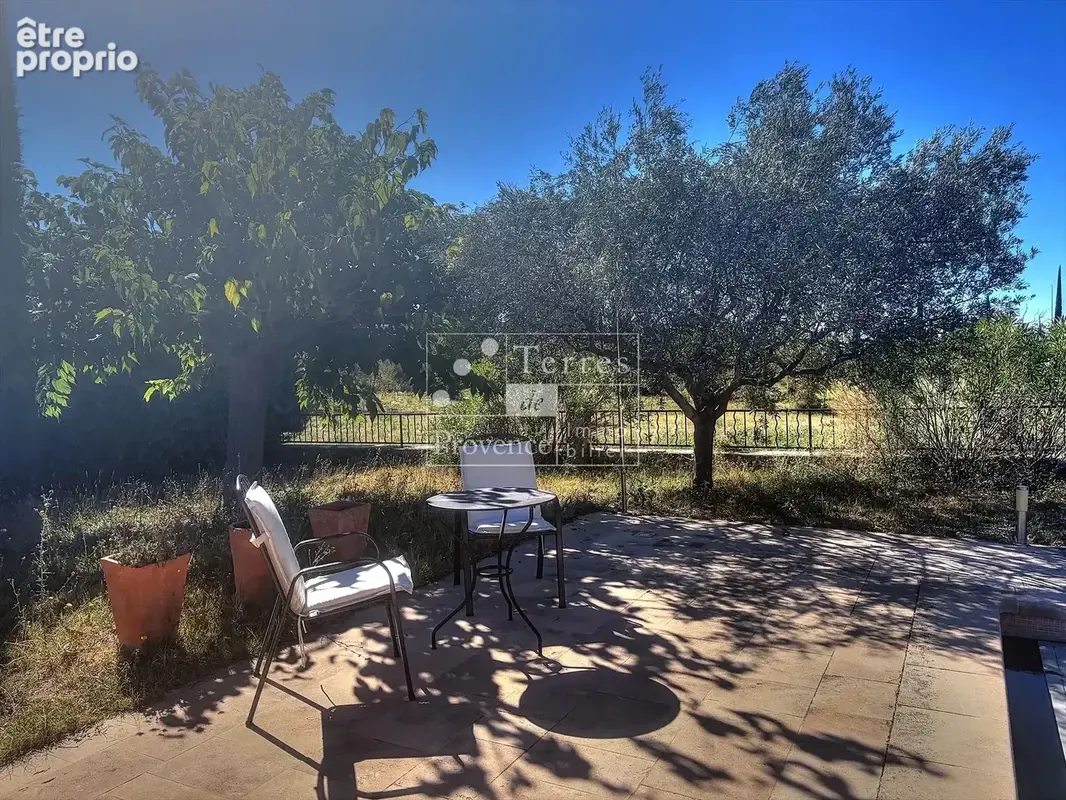 A vendre à Aups, villa provençale avec piscine et garage à Aups - photo 14