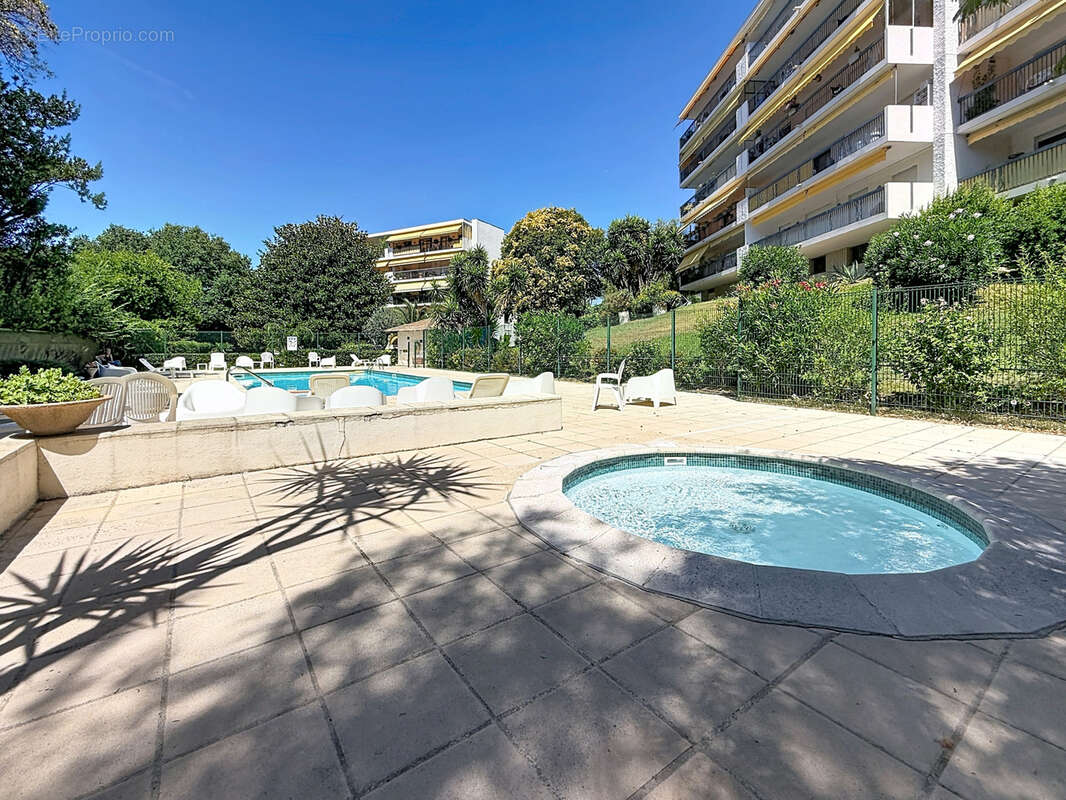 Antibes, Résidence de standing avec piscine, 4 pièces + terrasse - photo 14