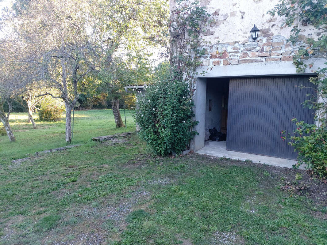 Maison à MEZIERES-SUR-ISSOIRE