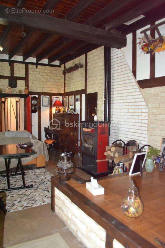 A vendre -longere de 121 m² sur 8000 m² de terrain arbore - photo 9