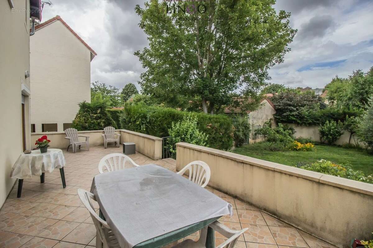 Maison à THIAIS