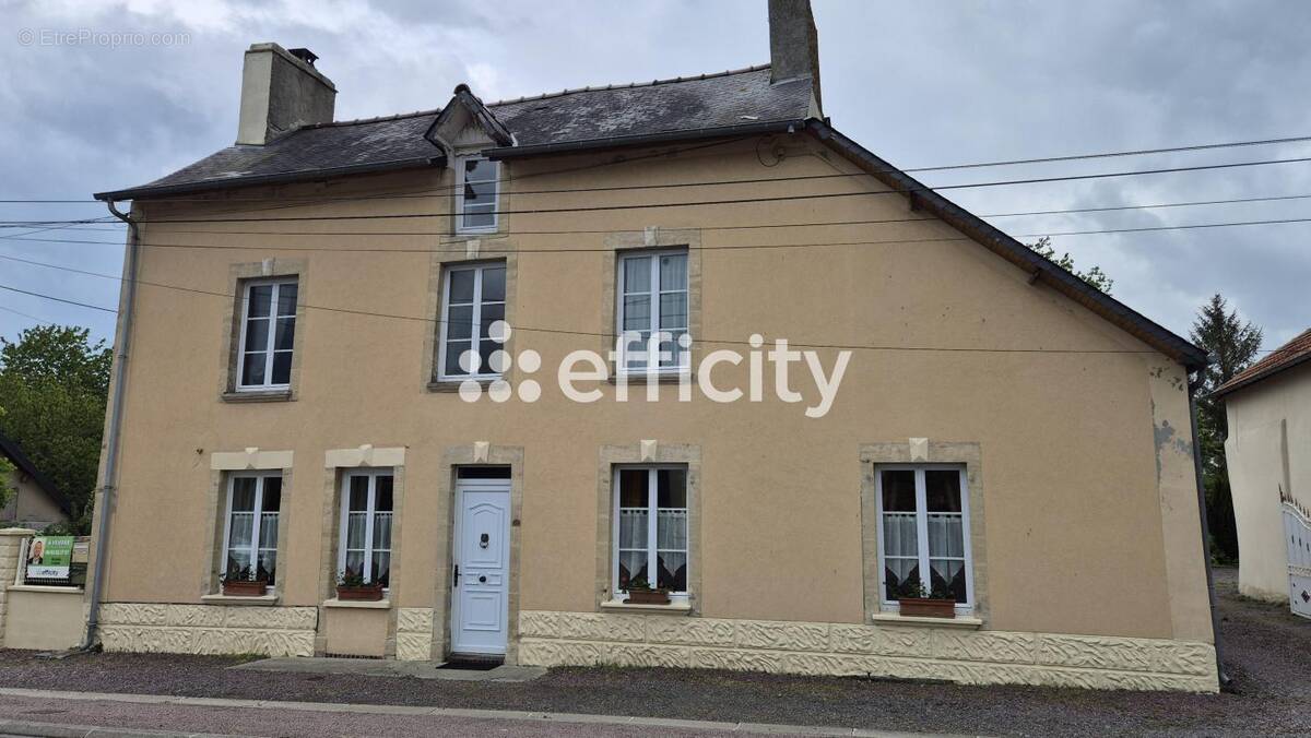 Maison à LE MOLAY-LITTRY
