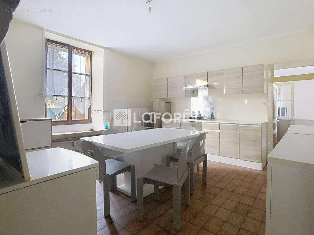 Maison à MONTOT-SUR-ROGNON