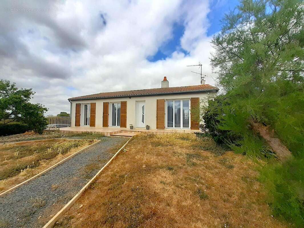  - Maison à SAINT-JEAN-DE-THOUARS