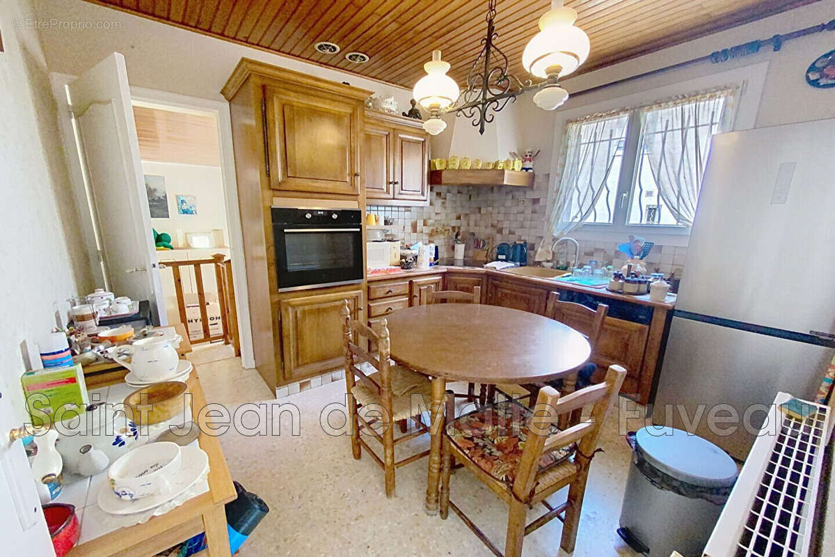 Maison 105 m² à Greasque  - photo 4